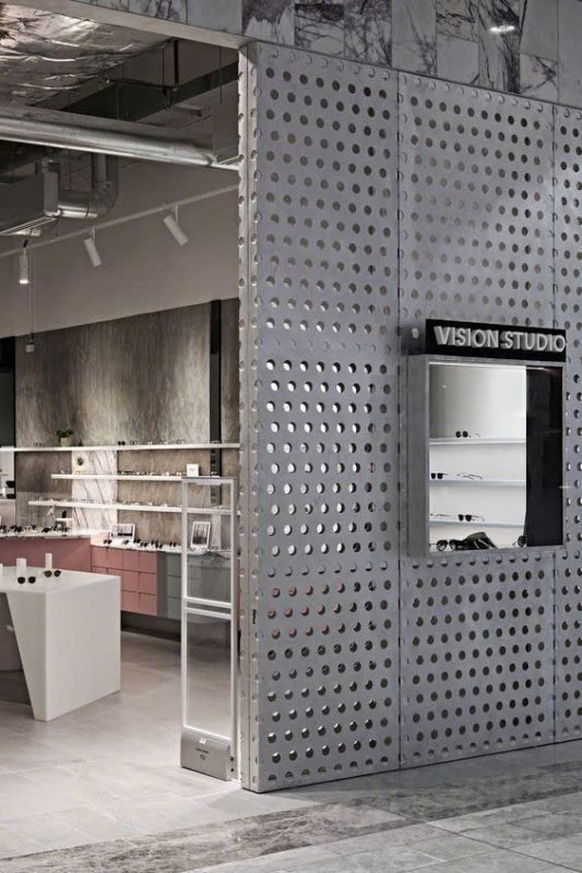 Vách trang trí showroom bằng tôn đột lỗ