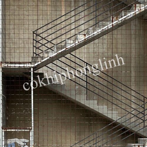 Mẫu lan can lưới thép mạ kẽm chống gỉ, chịu lực tốt, thích hợp sử dụng trong nhà và ngoài trời.