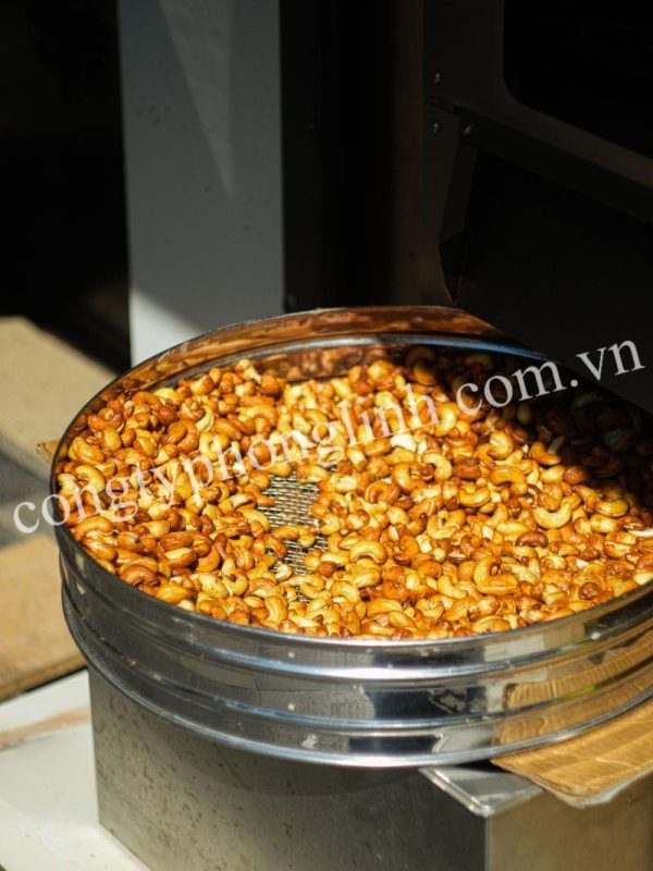 Lưới inox hàn thực phẩm ứng dụng làm khay sấy, băng tải và thiết bị hỗ trợ trong dây chuyền chế biến thực phẩm.