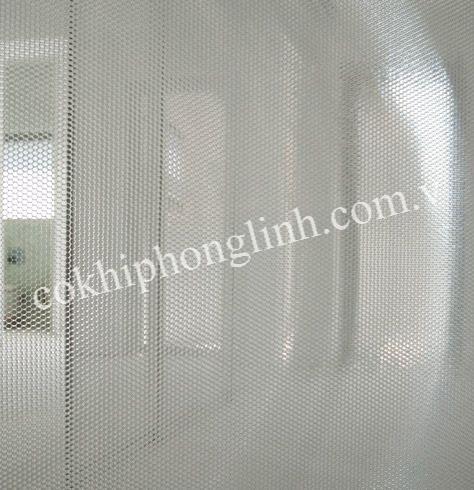 Lưới kim loại đục lỗ là vật liệu được tạo ra bằng cách đục các lỗ có hình dạng và kích thước xác định trên tấm kim loại